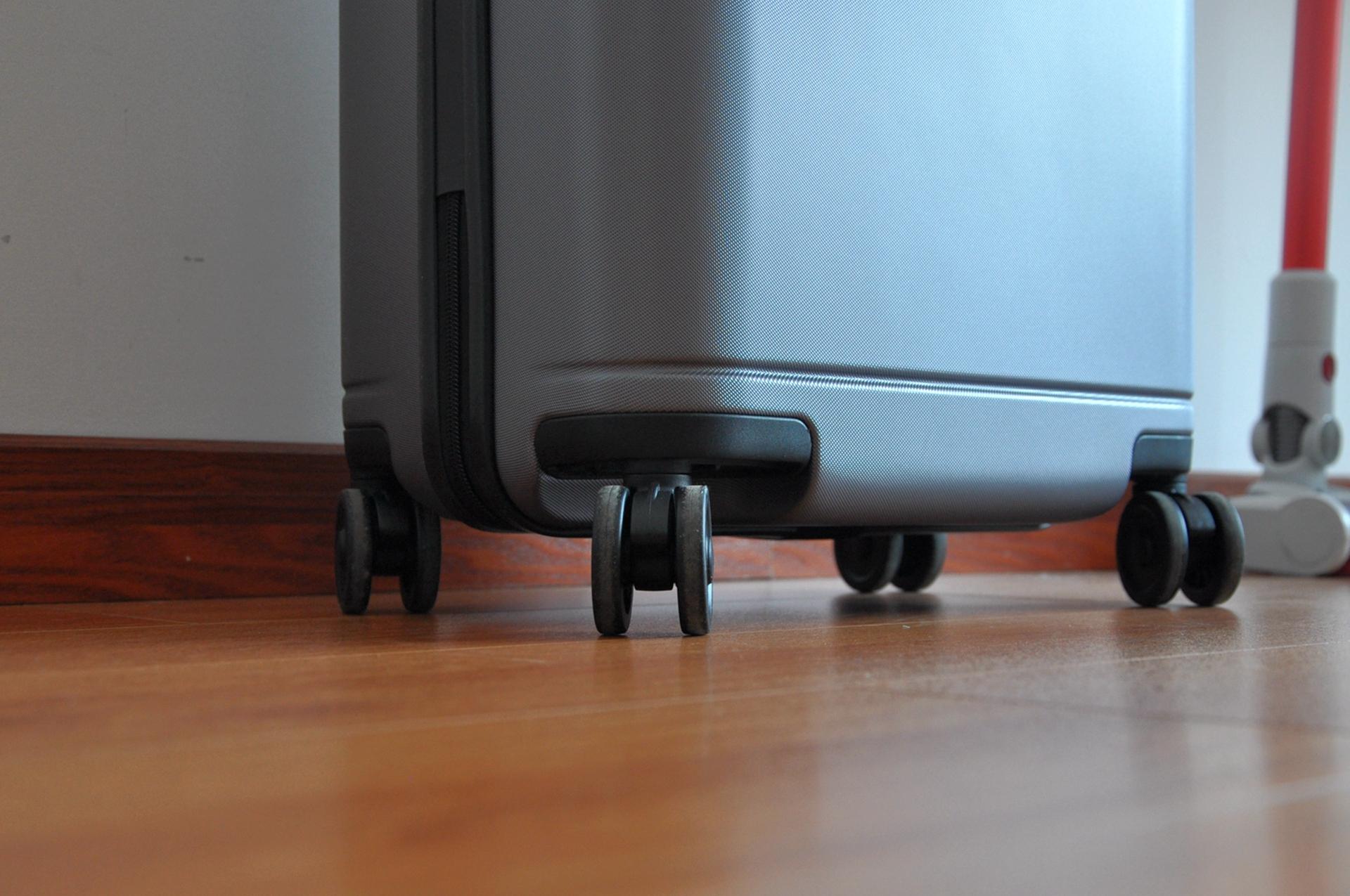 学生*党**过渡箱，耐摔抗撞防刮花性价比高，悠启旅行箱布拉格体验