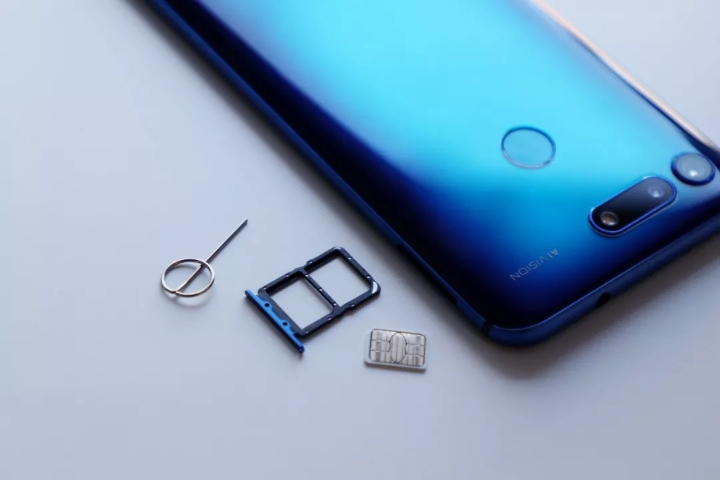 手机不小心进水了怎么办,华为手机进水教你一招20分钟复原