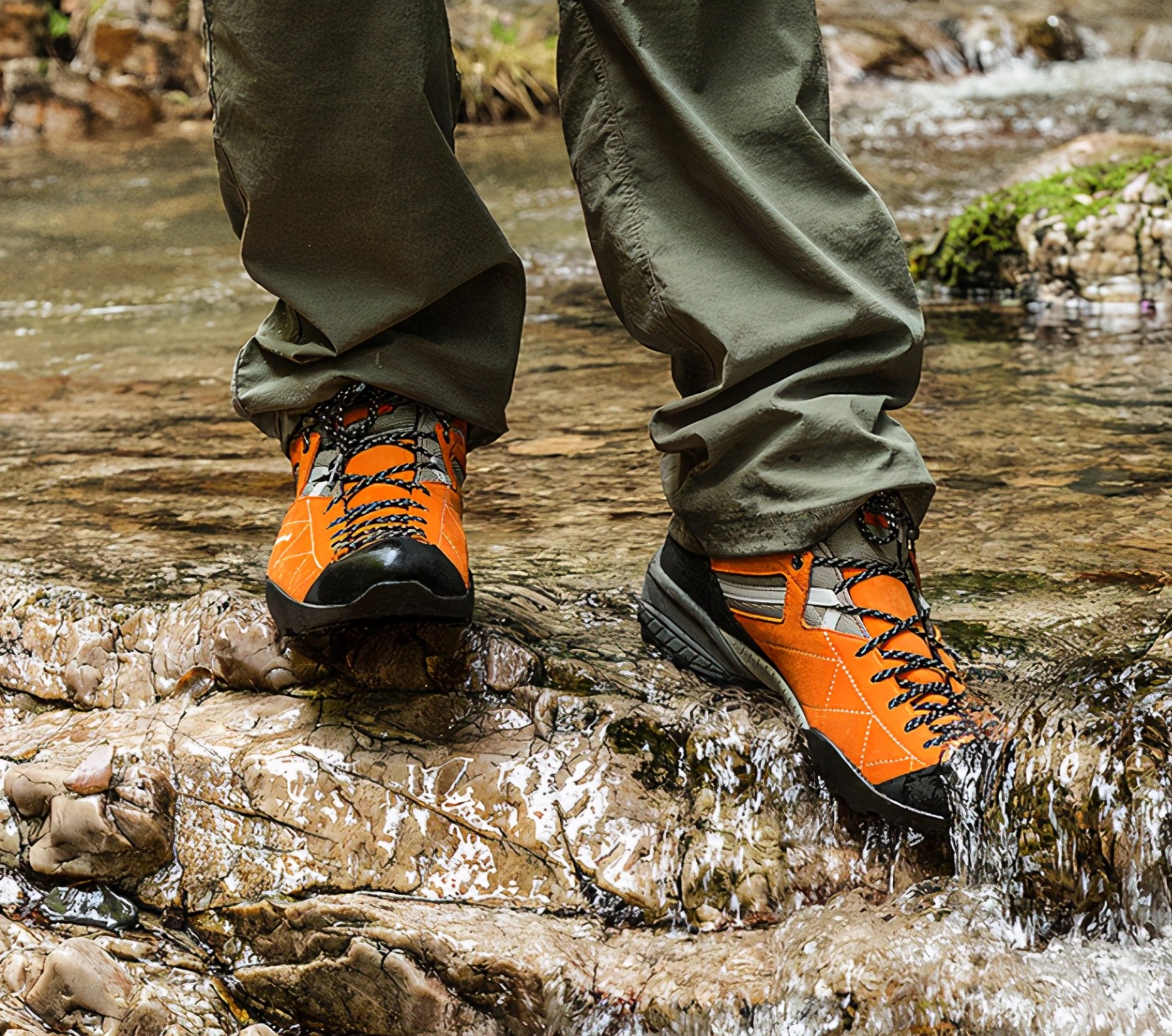 户外雨雪天气穿什么鞋子,雨雪天气穿什么衣服