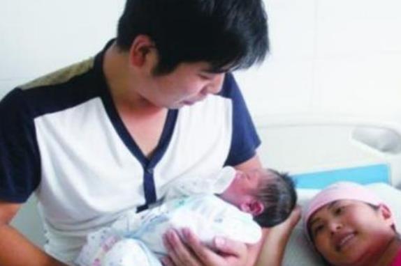 宝妈生产时突然大出血,宝妈生孩子大出血