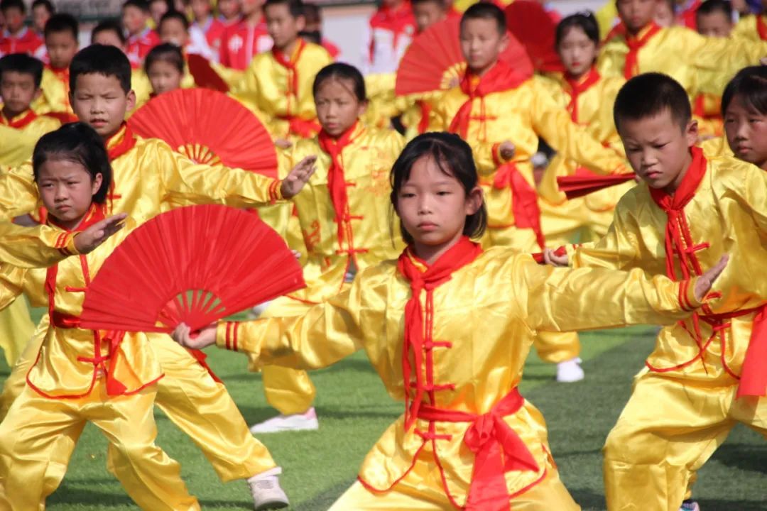 建*党**百年喜迎国庆——西安经开第二小学队列队形广播*比操**赛