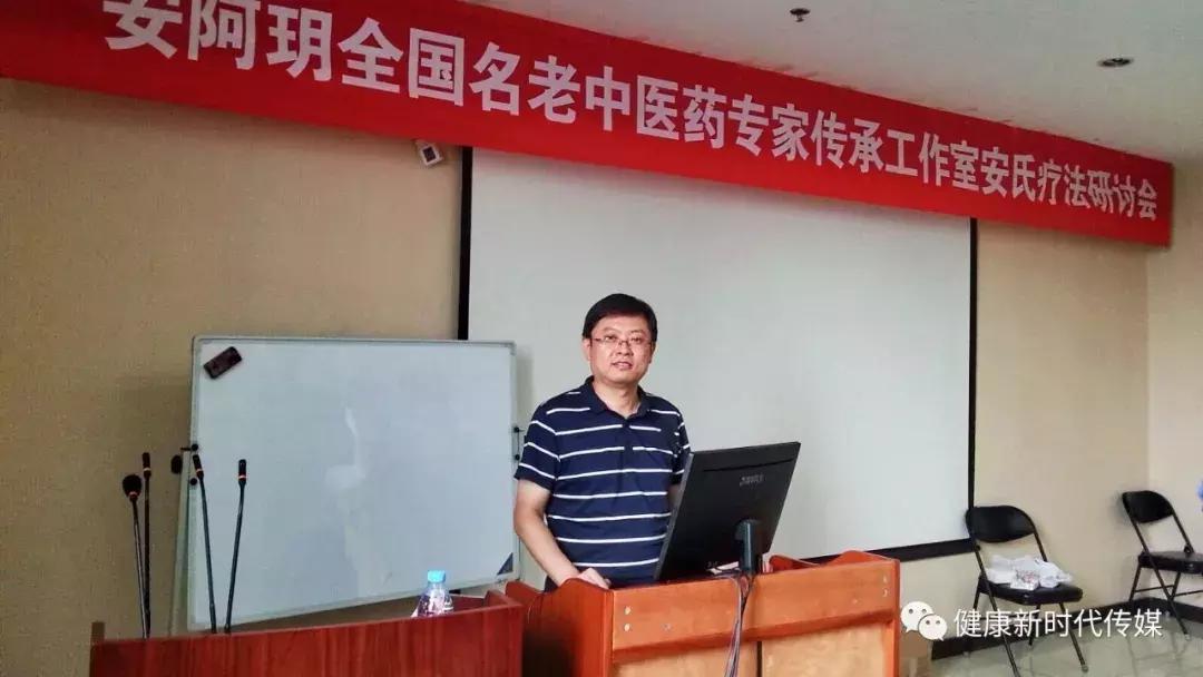 【医・人物】“锋行者”魏多刚执刀除疾挥毫抒怀