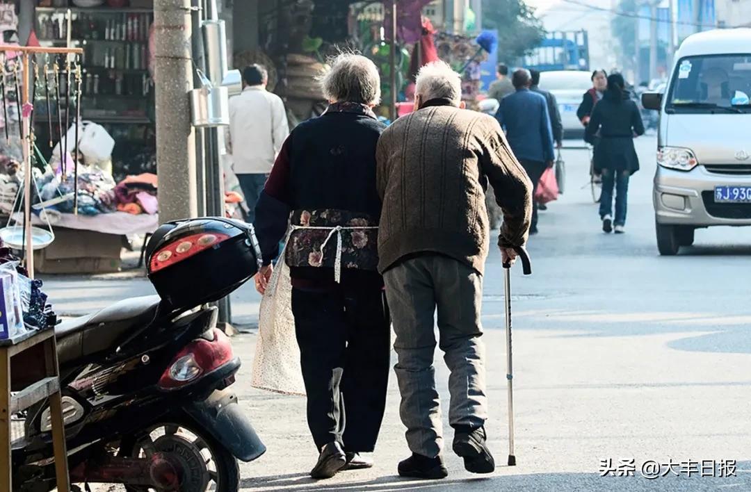 爷爷和奶奶做的布鞋,奶奶做的布鞋