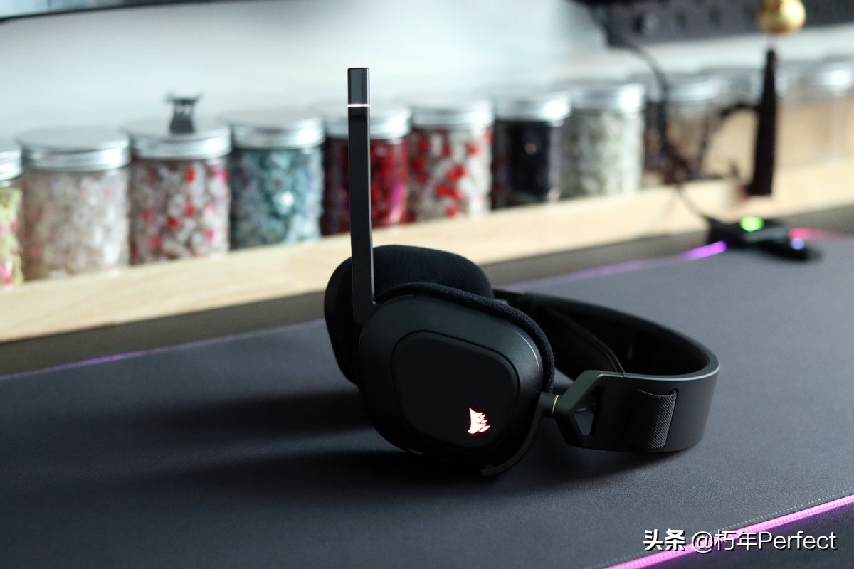 海盗船hs70无线耳机评测,海盗船hs80耳机开箱