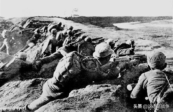 真实的抗日战争日军猛烈进攻视频,日本鬼子被百姓暴打