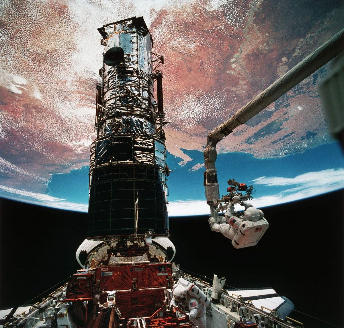 宇宙大事件哈勃望远镜,哈勃用过哈勃望远镜吗