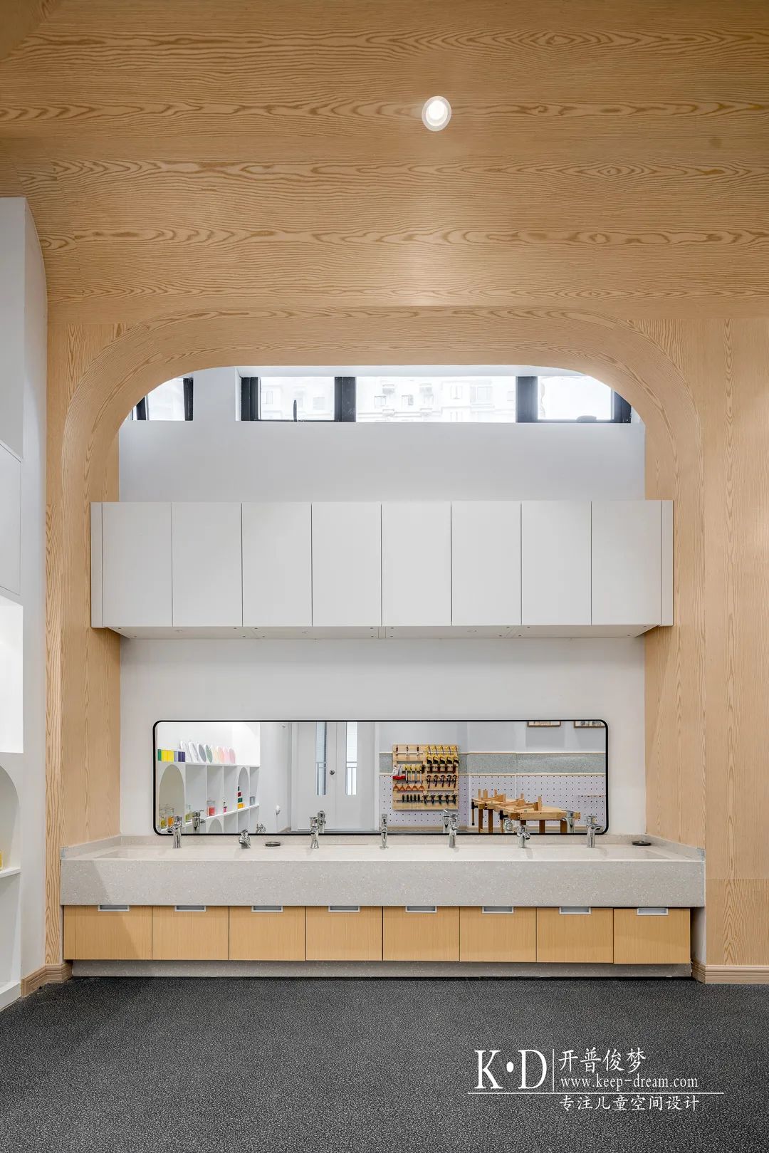 泉州金碧辉煌的幼儿园,泉州幼儿园空间设计效果图