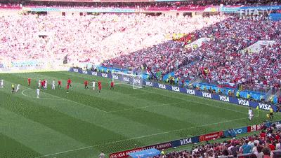 足球手球判罚注意事项,足球手球是违例还是犯规