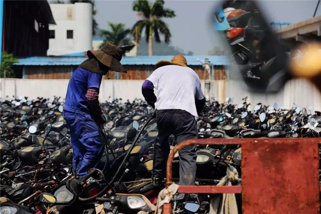 交警队查扣的摩托车最后怎么处理,被查扣物品怎么处理