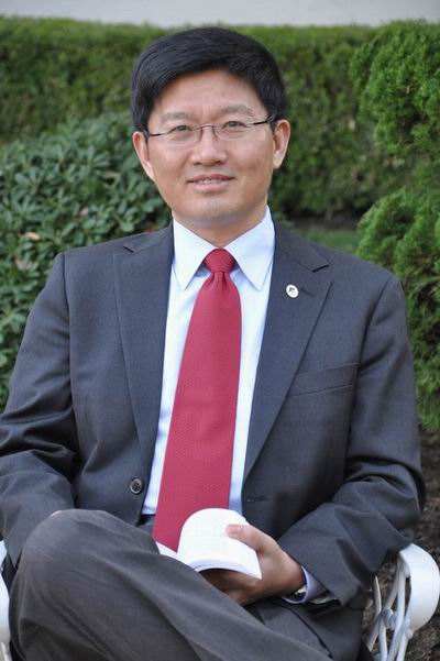 中国酒店首富,中国第一个房地产大王