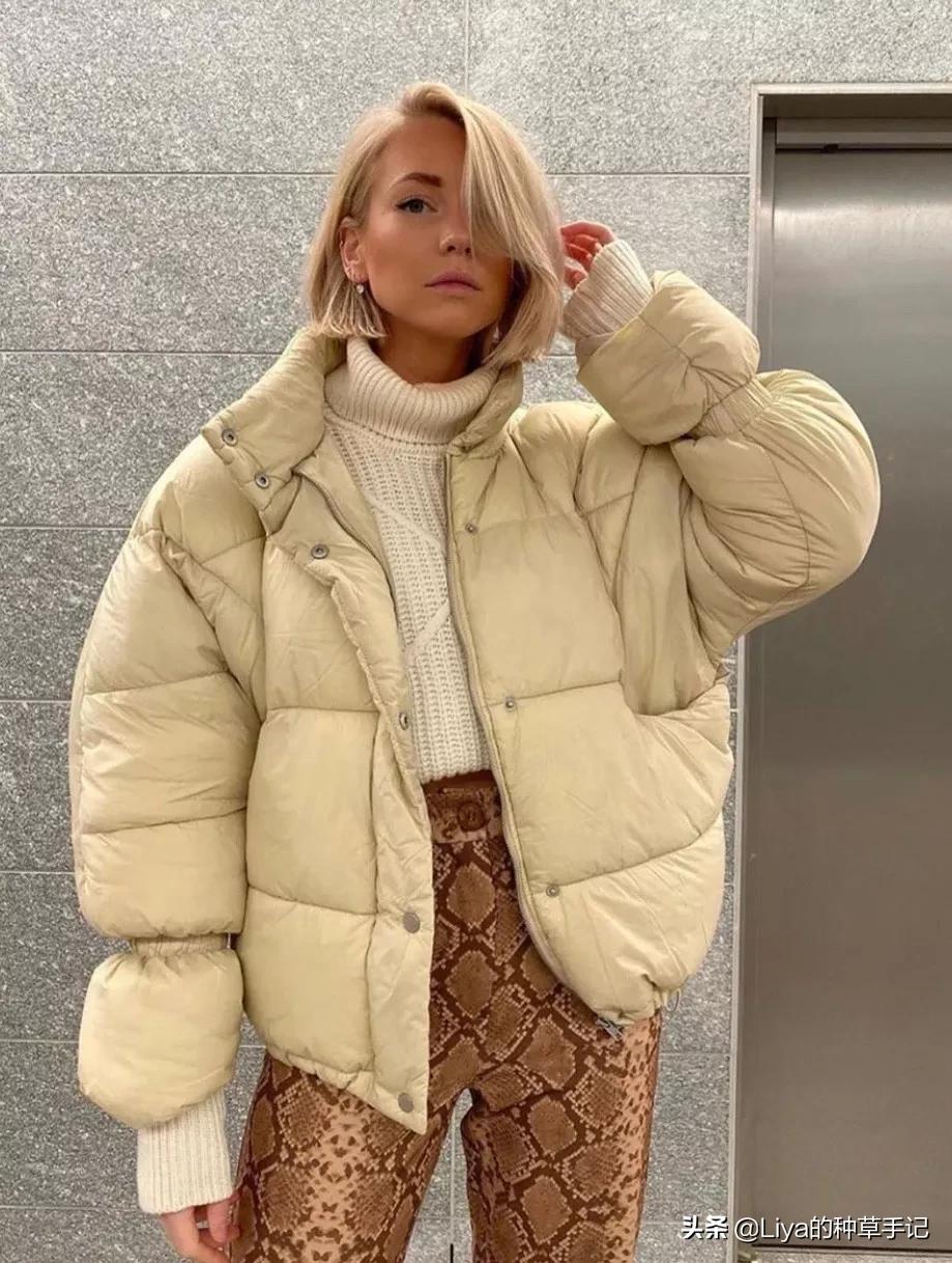 满大街都是骆驼羽绒服,满大街都在穿皮草外套长靴真洋气