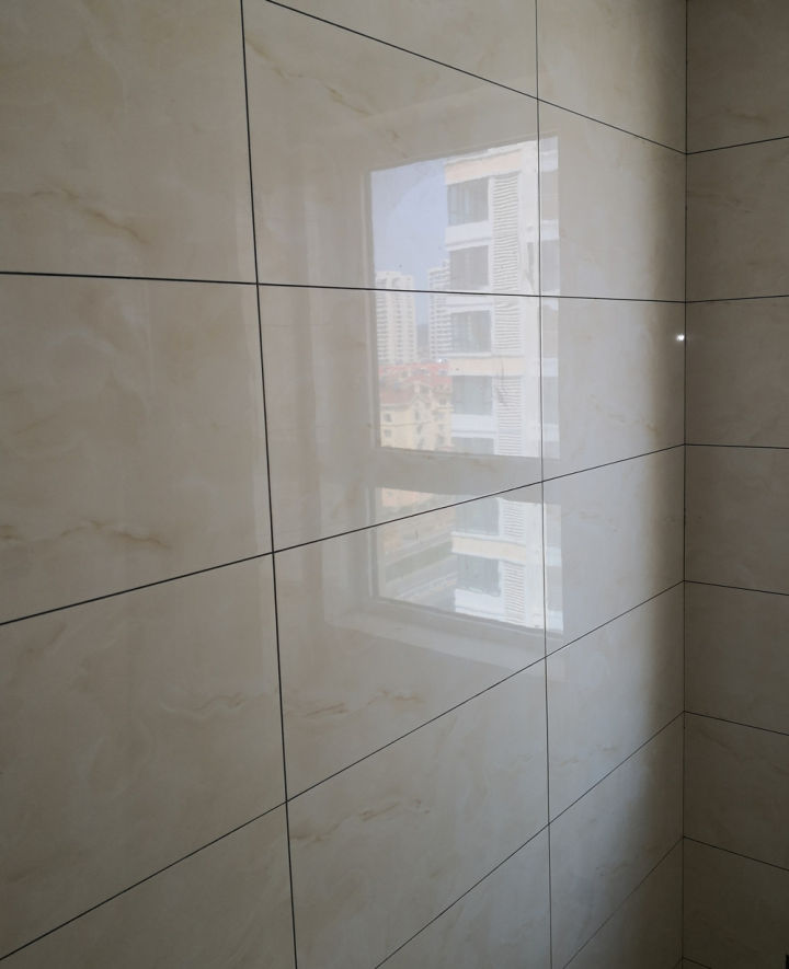 瓷砖上墙比瓷片上墙更容易脱落吗,瓷片砖脱落了怎么办