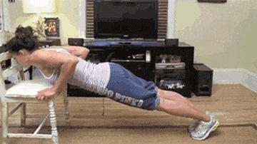 最简单的俯卧撑健身动作,简单有效俯卧撑练下胸