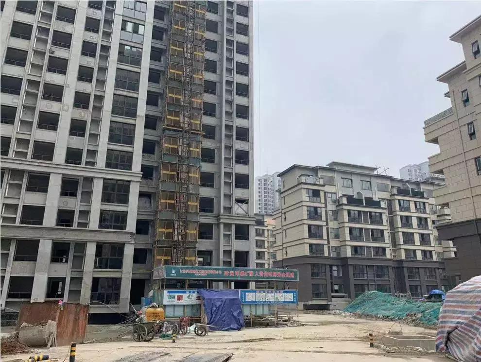 7万多人抢1千套房是成都哪个区,200人抢一套房