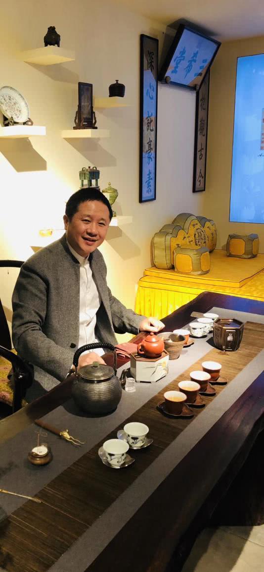 天月董事长李晓毅的照片,天月李晓毅