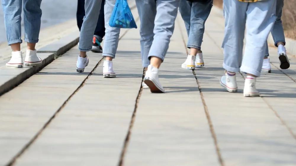 长春街头今天视频,长春街头多了一道靓丽风景线