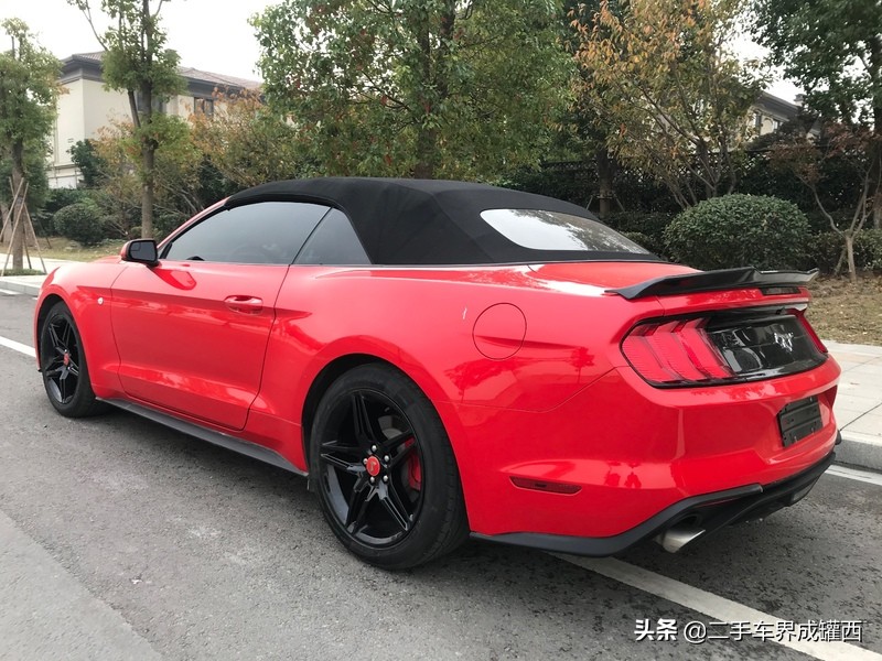 福特野马敞篷开启效果,平民跑车野马多少钱