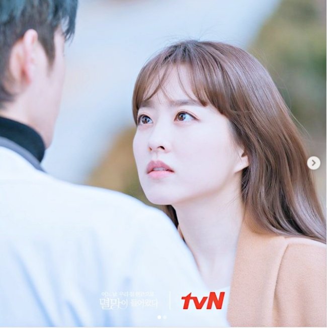 韩剧女明星同款鞋,韩素希同款鞋阿甘鞋