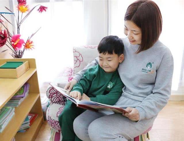 儿童喜欢闻鞋子心理分析,有关小孩喜欢挑衣服穿的心理