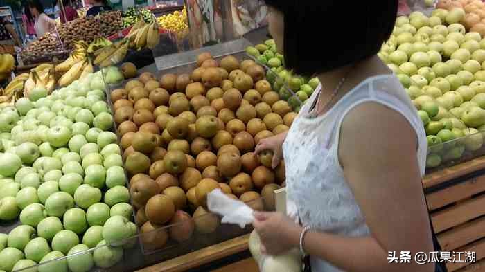 老批发商揭秘：到批发市场买水果，不懂这些“*规则潜**”要吃大亏