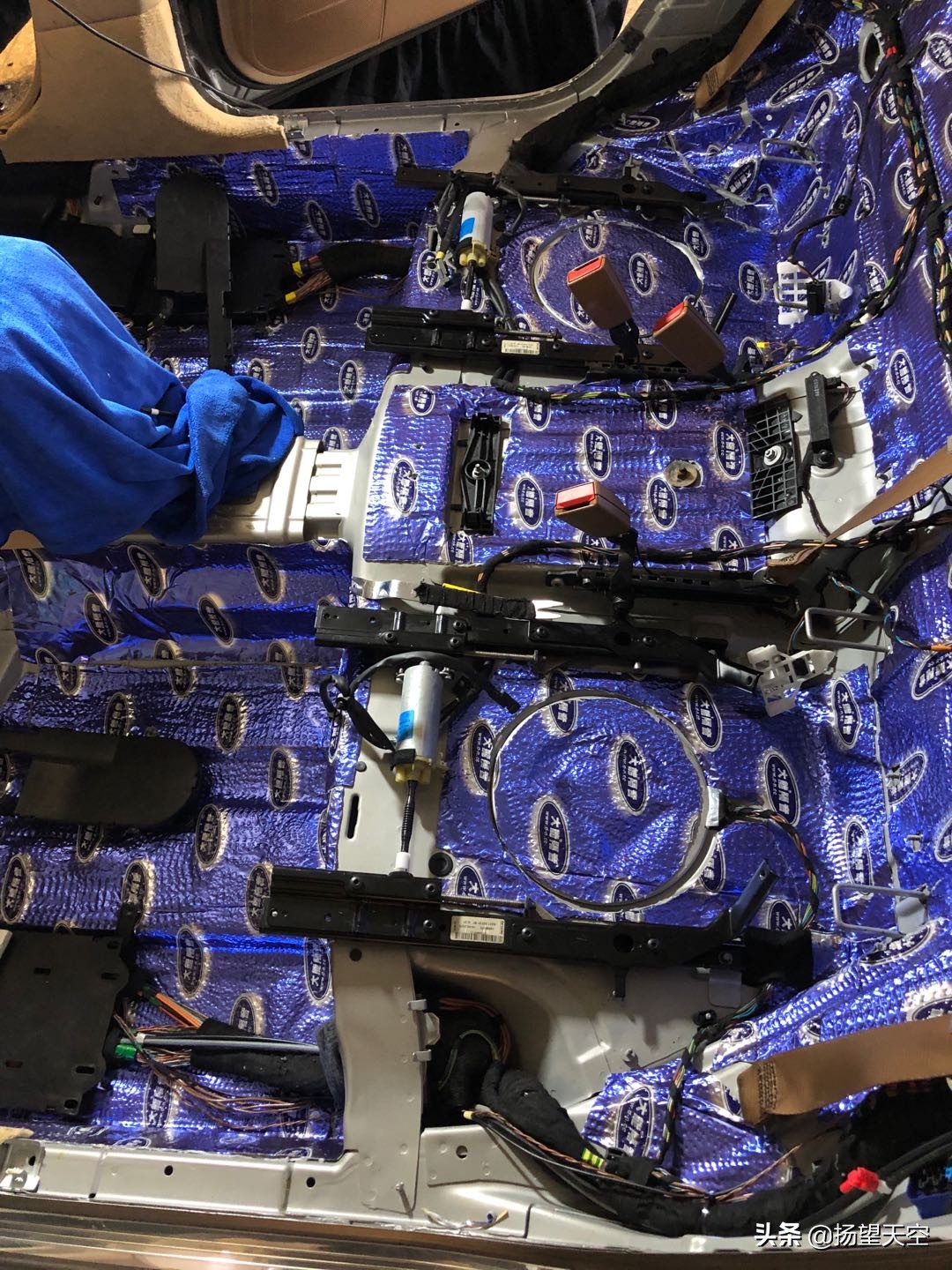 奔驰s300车内异味解决方案,奔驰w204车内异味