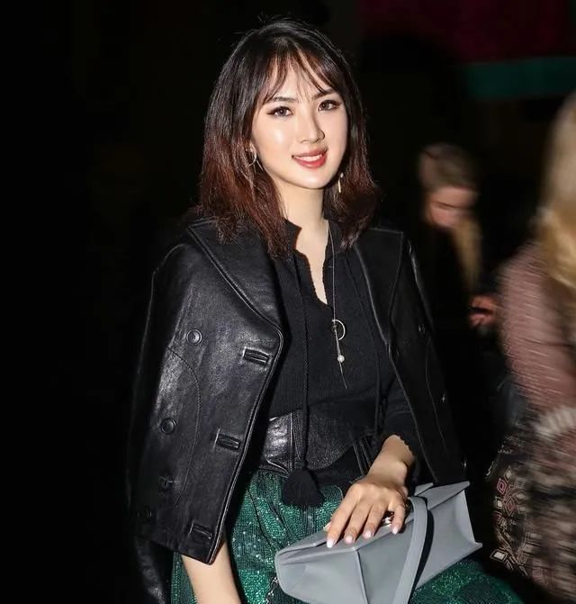 华为小公主和赌王女儿合照,华为公主和赌王千金