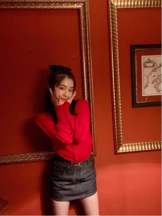 裴珠泫皮裙,裴珠泫皮衣皮裙