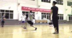 鹿晗打篮球超级远射三分,鹿晗扣篮集锦