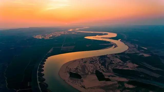 人间天河魅力龙湾