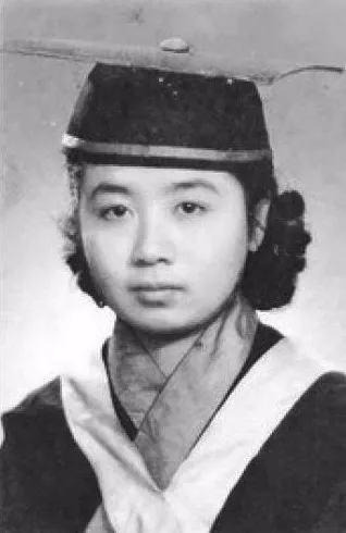 归国执教40年，她分文不取，捐款3568万，自己却粗茶淡饭甘守清贫