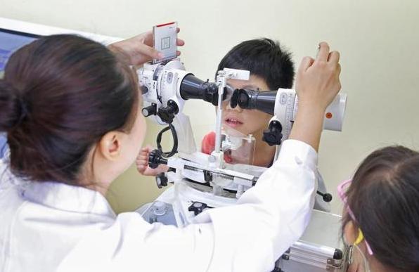 儿童眼睛弱视应该注意什么,小孩双眼远视弱视能治好吗
