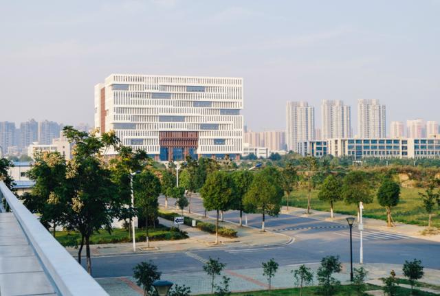 湖北有潜力的一本大学,湖北理工学院发展前景