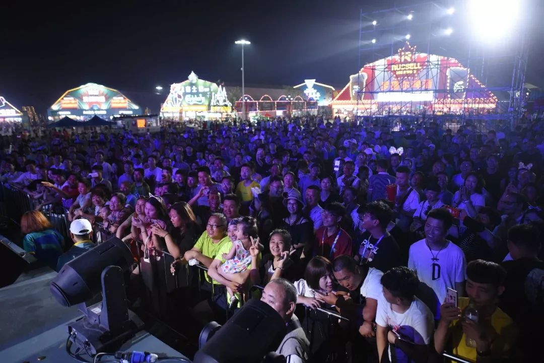 酒王大赛周赛吹瓶最快3秒70！金沙滩啤酒城喊你来战！