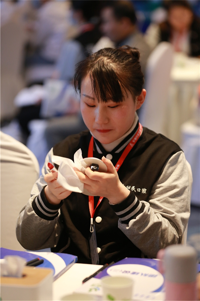 400平口腔诊所装修需要多少钱,口腔门诊大厅装修效果图