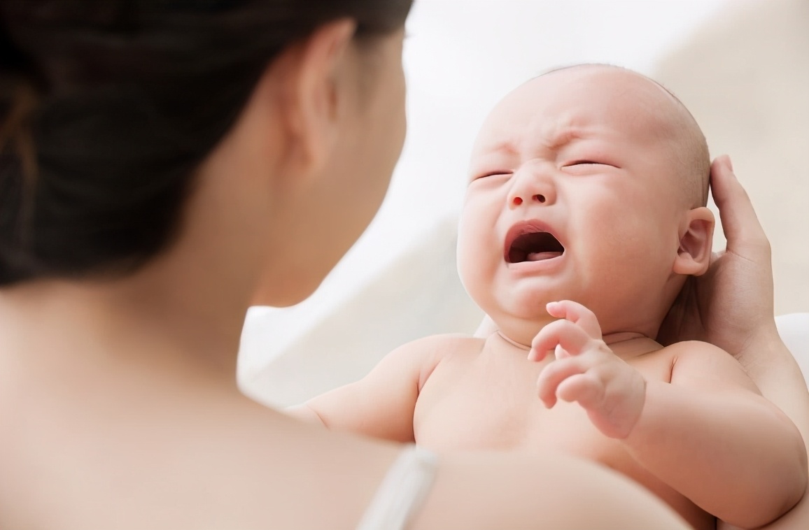 肚脐眼脏东西可以清理干净吗,宝宝肚脐眼的脏东西可以清理吗