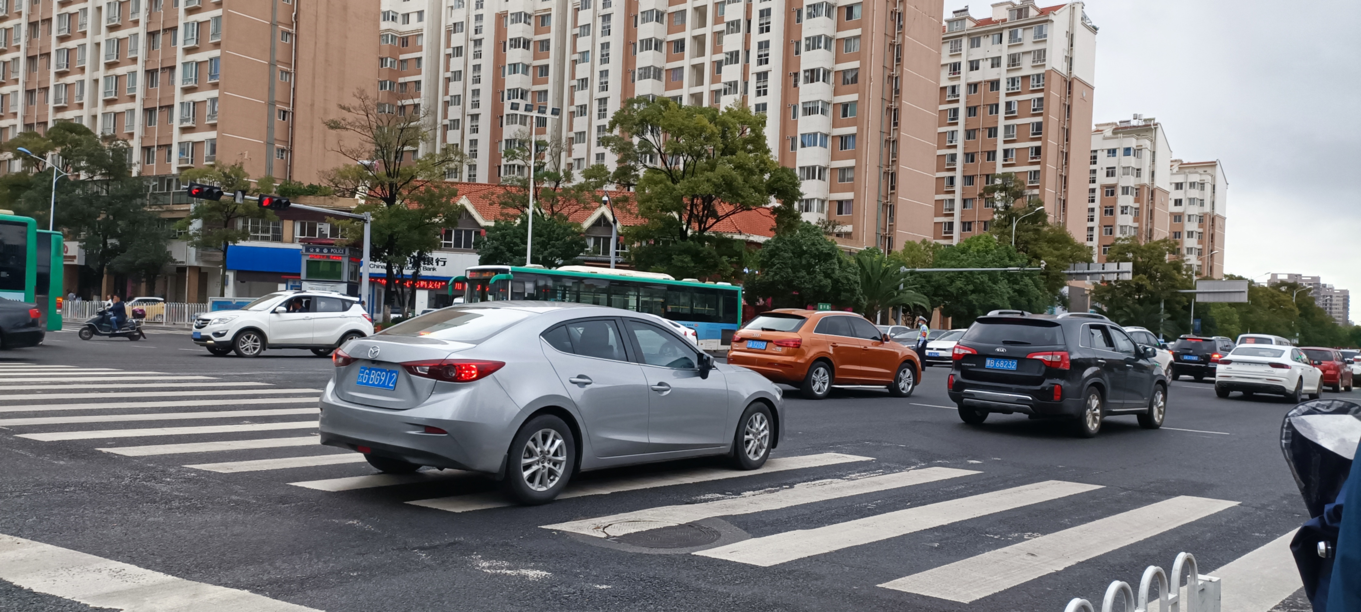 昆明汽车过户费用标准最新,昆明汽车异地提档过户流程