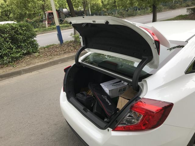 思域十代a柱受损二手能卖多少,当年十代思域加价