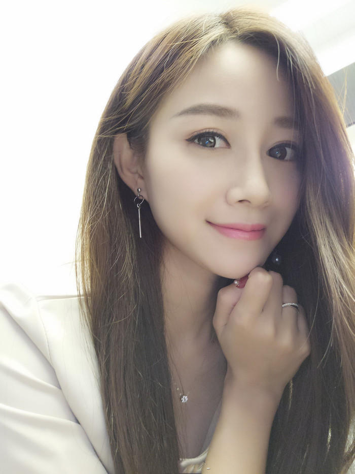 怎么跟女生聊天开场白最新,怎么和女生聊天用简单的话开场