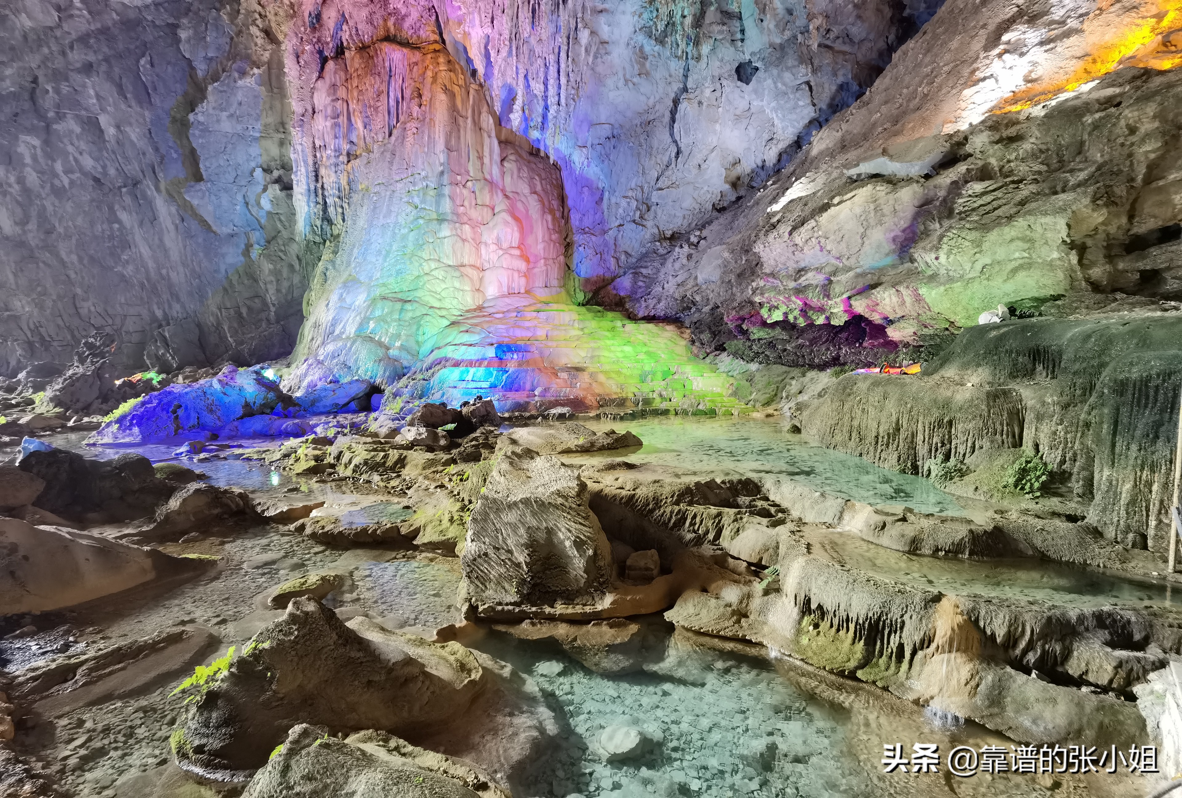 广西百魔屯成“神村”，山洞能治病喝水医百病？一天能来3万人