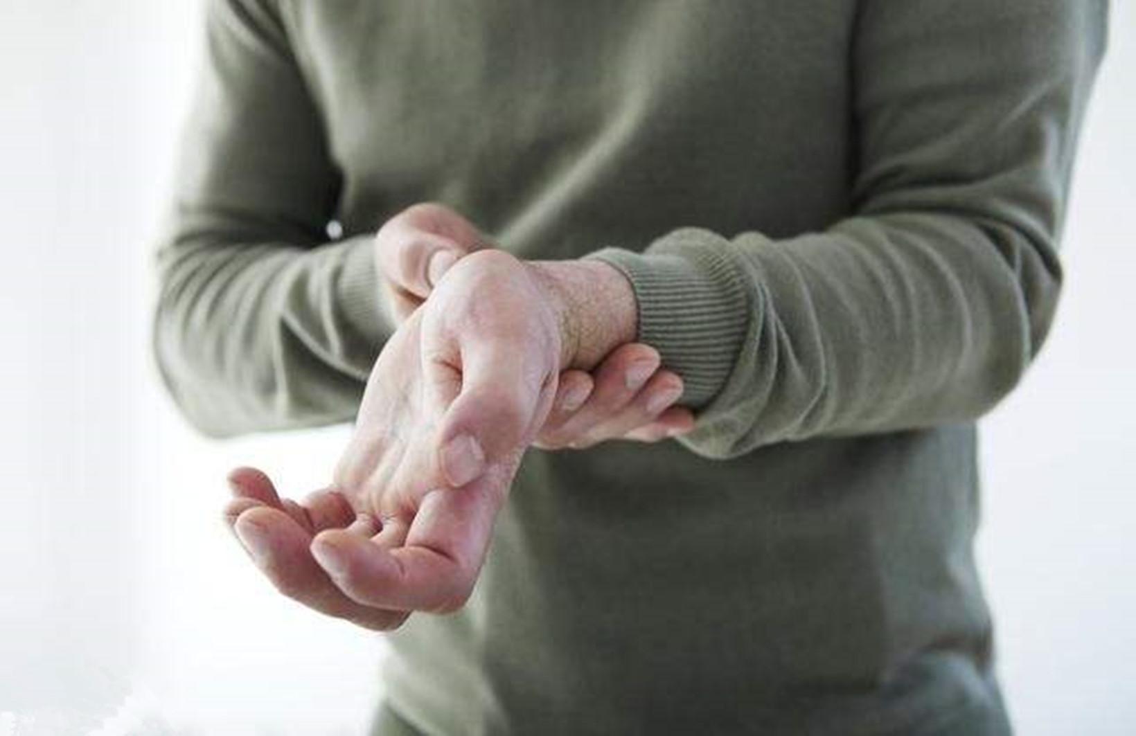 腱鞘囊肿拆线后如何护理,足背腱鞘囊肿术后怎么护理