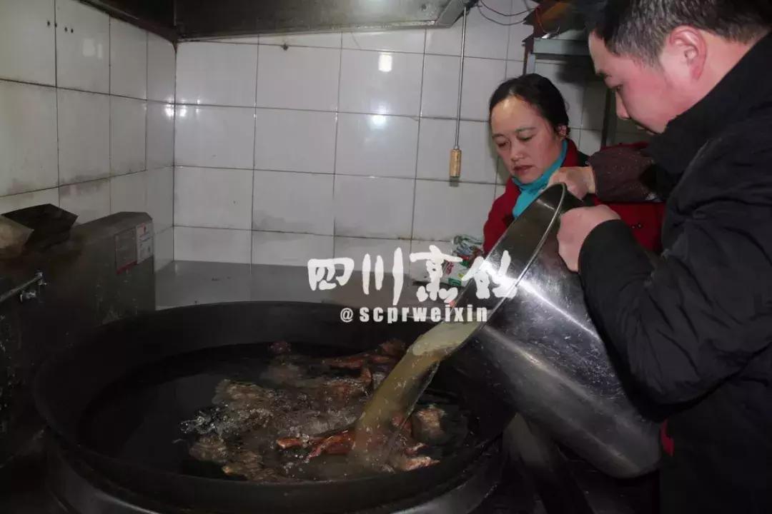 谁说火锅只有辣的好吃,火锅正宗牛油制作