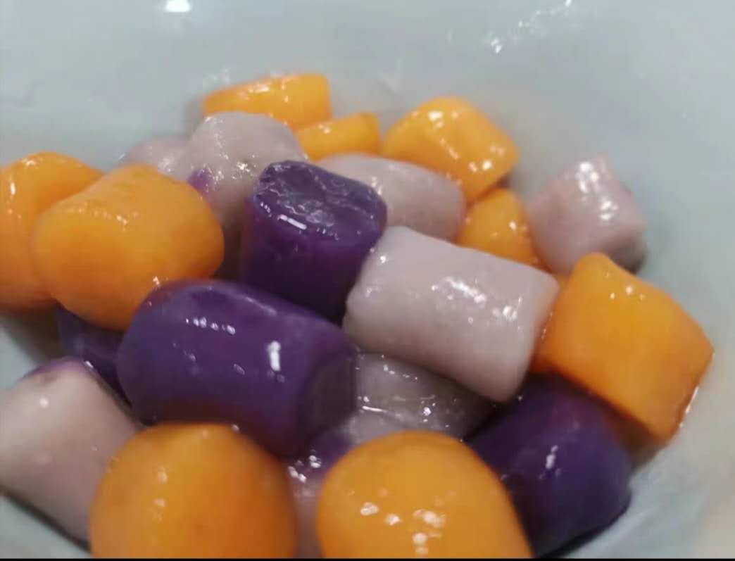 炎炎夏日来一碗冰冻黑凉粉,夏天黑凉粉的做法