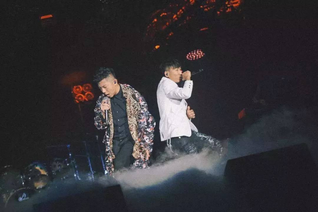 陈羽凡吸毒被捕，胡海泉理性撇清就是塑料兄弟情了？