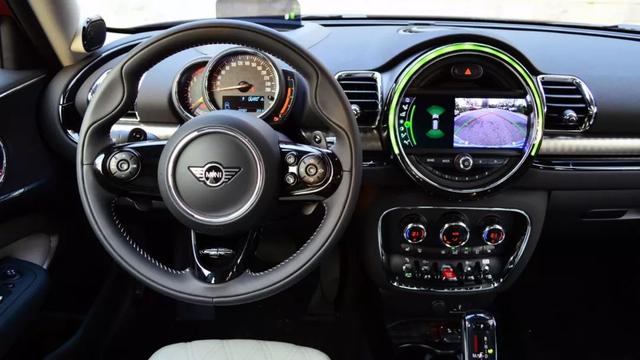 灵巧好开的车,中年女性宝马mini