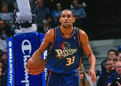 NBA7大过河拆桥的交易：KD为勇士倾尽所有，热火给韦德屈辱性报价