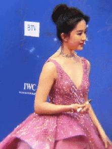 一个溜肩一个直角肩怎么改善,一边是直角肩一边是溜肩怎么改善