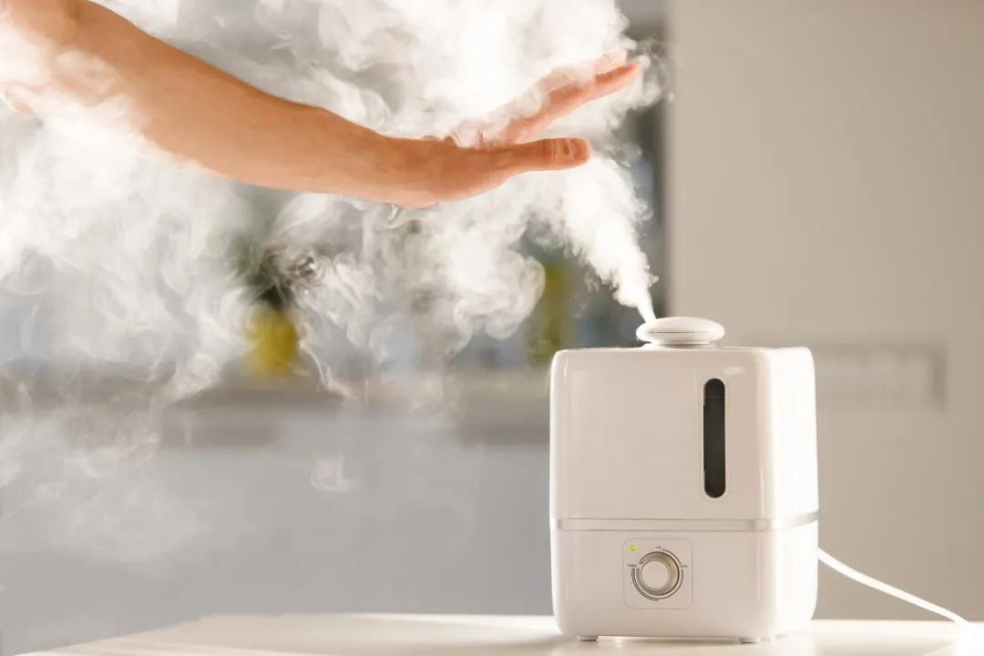 睡醒一觉嗓子干怎么回事,一觉睡醒嗓子又干又痛是怎么回事