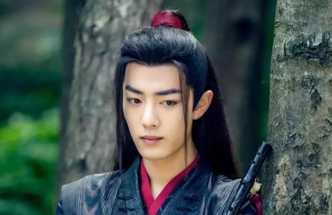 曾经嫌他丑,如今变舔狗!肖战为了美做了哪些努力?