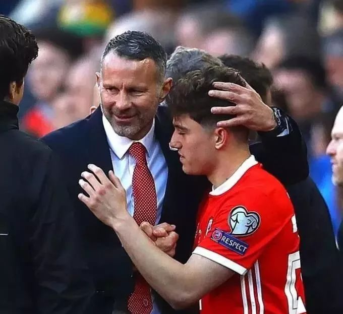 曼联9000万欧签安东尼,曼联出手了7500万重磅引援曝光