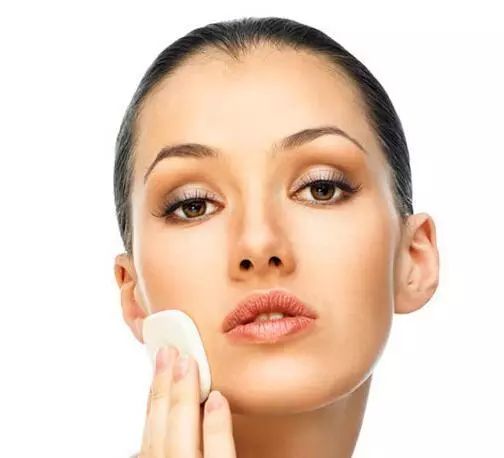 化妆教程怎么防止流汗脱妆,夏天化妆晕妆教程